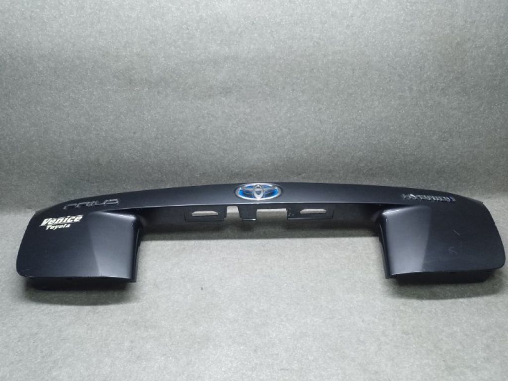 76801-47110-B1 | Накладка крышки багажника TOYOTA PRIUS 16- - Фото 2