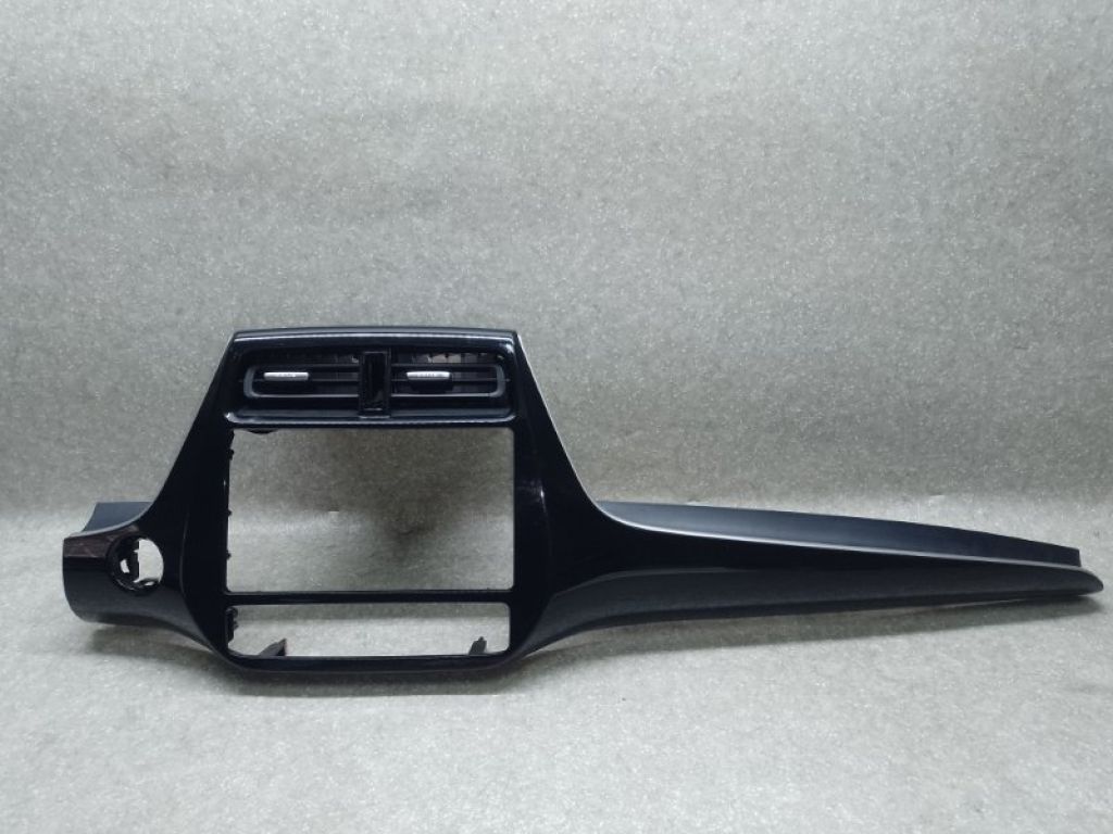 55405-47130-C0 | Накладка торпедо под магнитолу TOYOTA PRIUS 16-