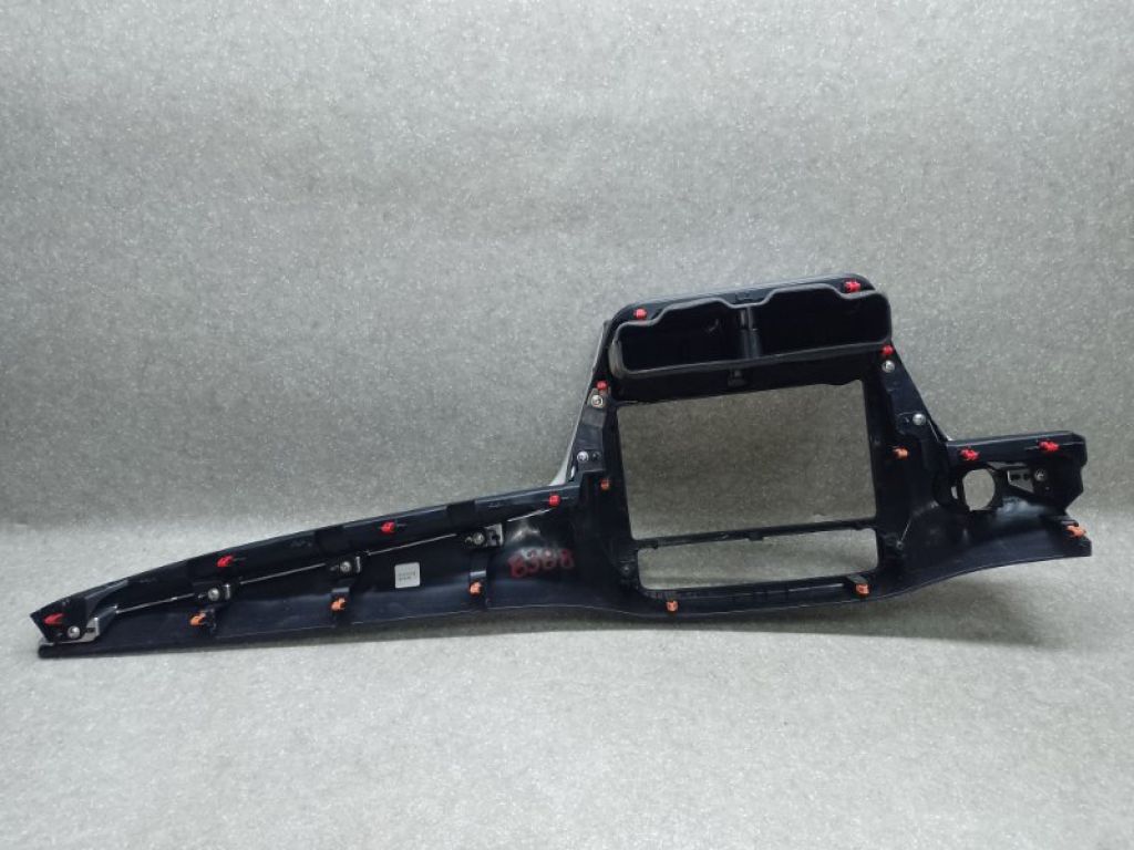 55405-47130-C0 | Накладка торпедо под магнитолу TOYOTA PRIUS 16- - Фото 3