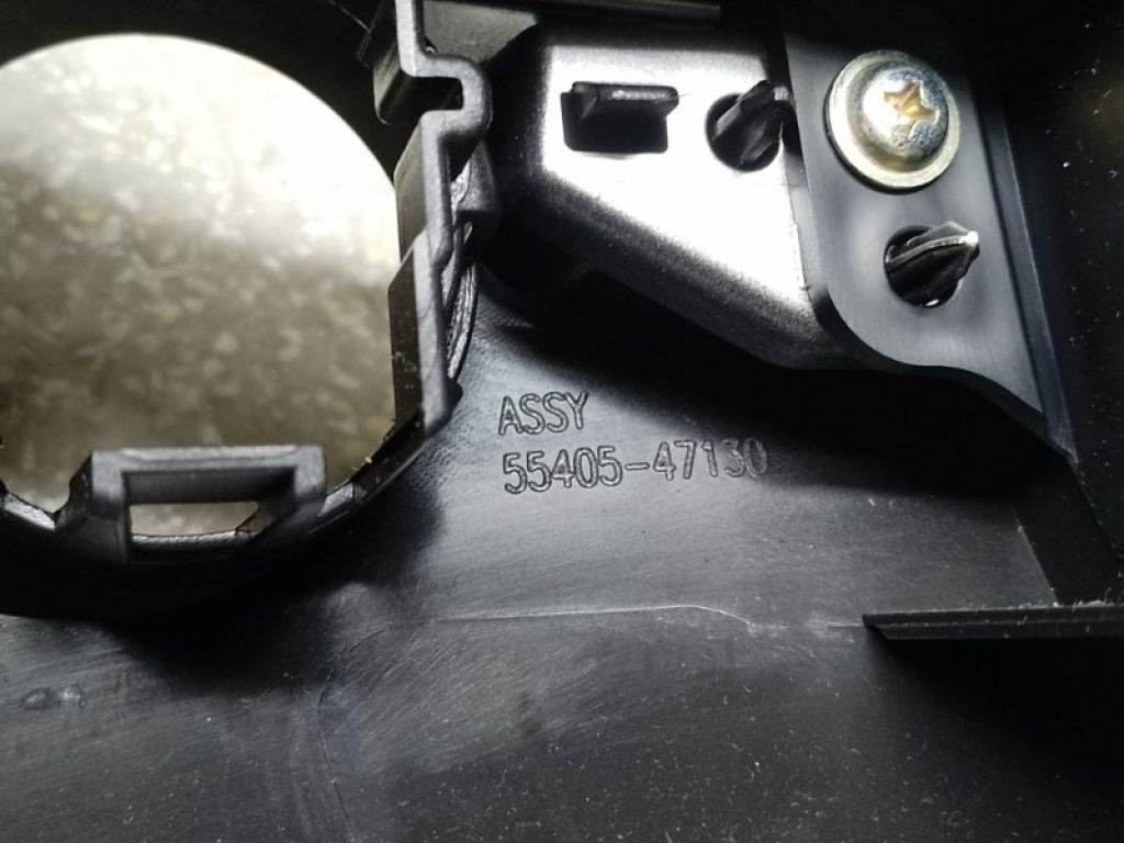 55405-47130-C0 | Накладка торпедо под магнитолу TOYOTA PRIUS 16- - Фото 8