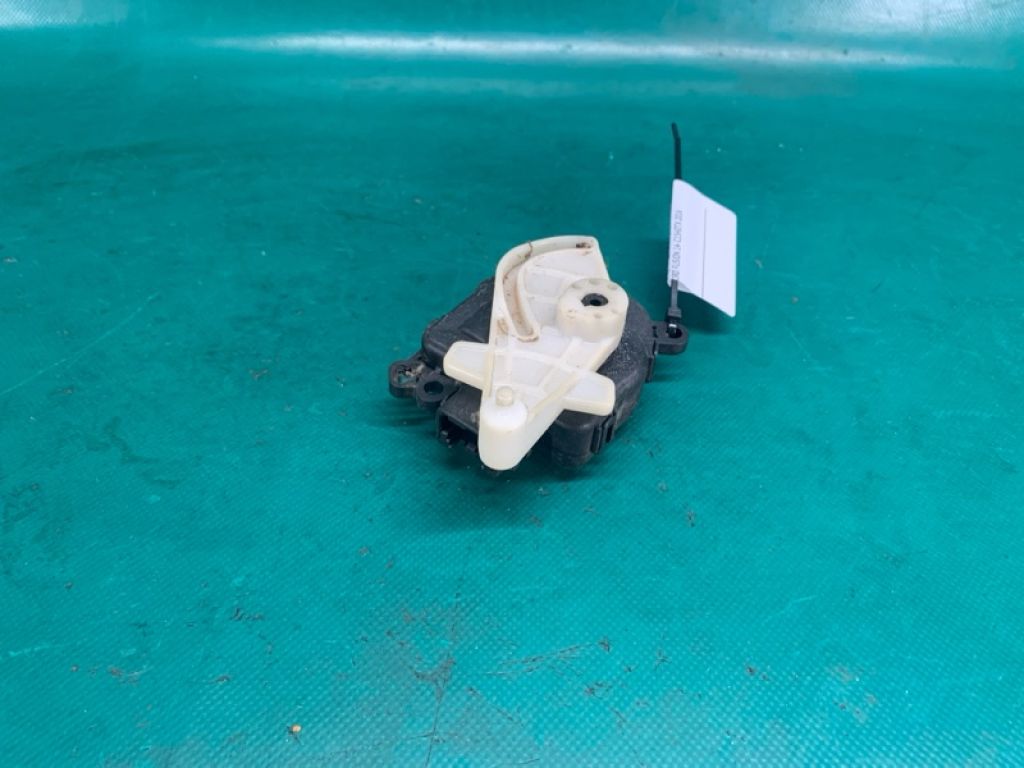 GS7Z-19E616-A | Моторчик заслінки пічки FORD FUSION 14-