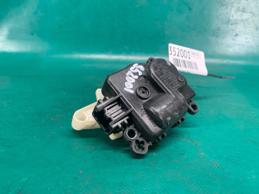 GS7Z-19E616-A | Моторчик заслінки пічки FORD FUSION 14- - Фото 3