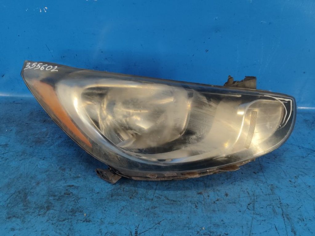 92102-1R010 | Фара прав. HYUNDAI ACCENT RB 10-