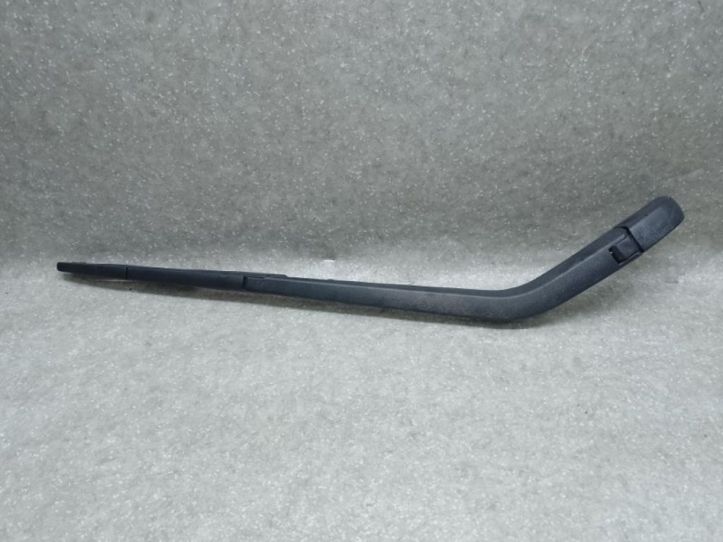85241-47050 | Поводок стеклоочистителя задний TOYOTA PRIUS 16-