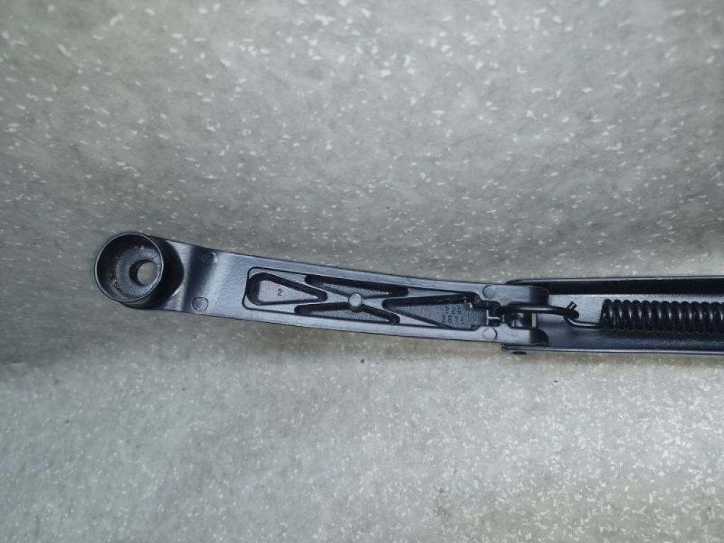 85211-47180 | Поводок стеклоочистителя передний прав. TOYOTA PRIUS 16- - Фото 3