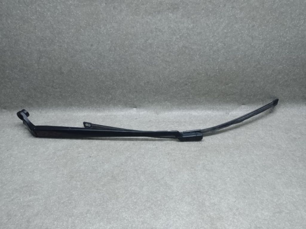85221-47160 | Поводок стеклоочистителя передний лев. TOYOTA PRIUS 16-