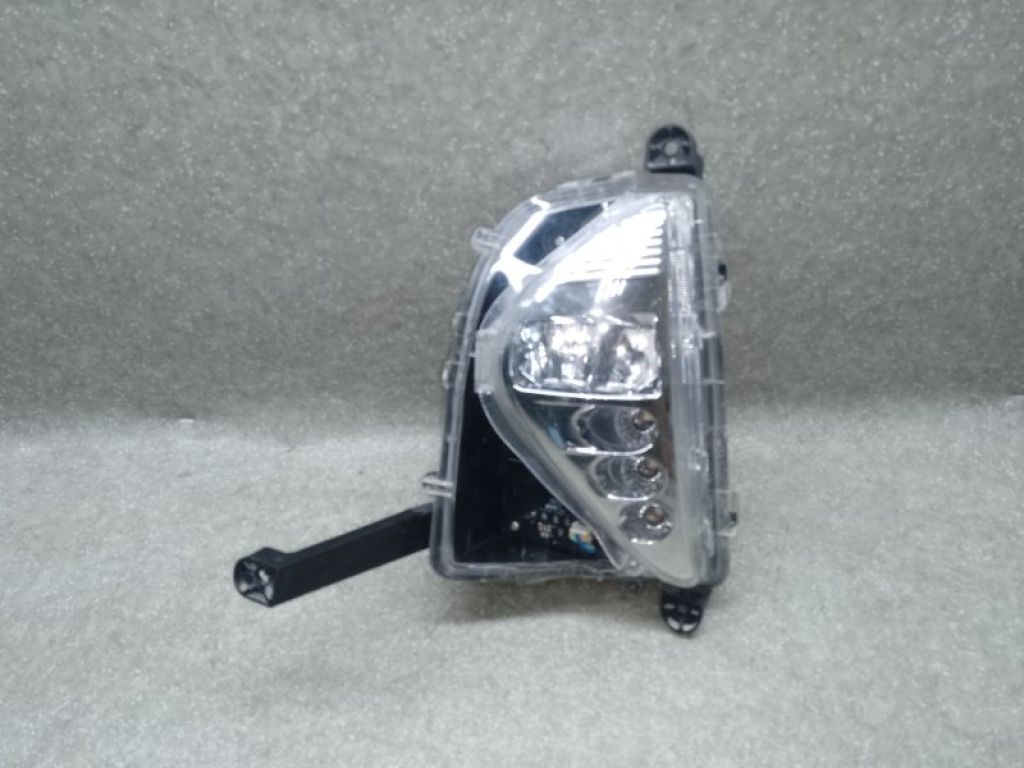 81220-47030 | Денний ходовий вогонь лів. TOYOTA PRIUS 16-