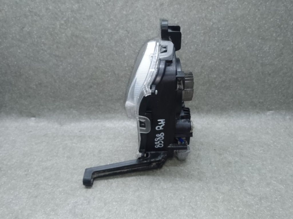 81210-47030 | Денний ходовий вогонь прав. TOYOTA PRIUS 16- - Фото 4