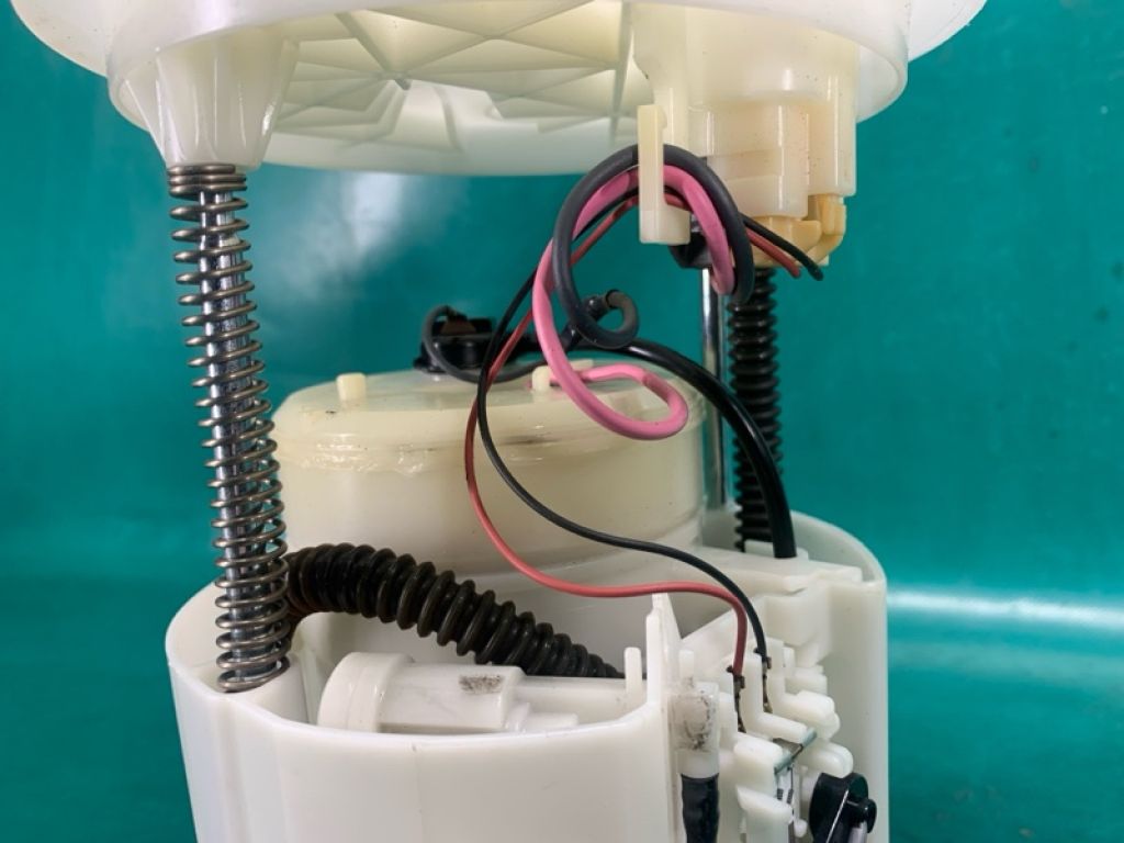 DG9Z-9H307-Y | паливний насос FORD FUSION 14- - Фото 4