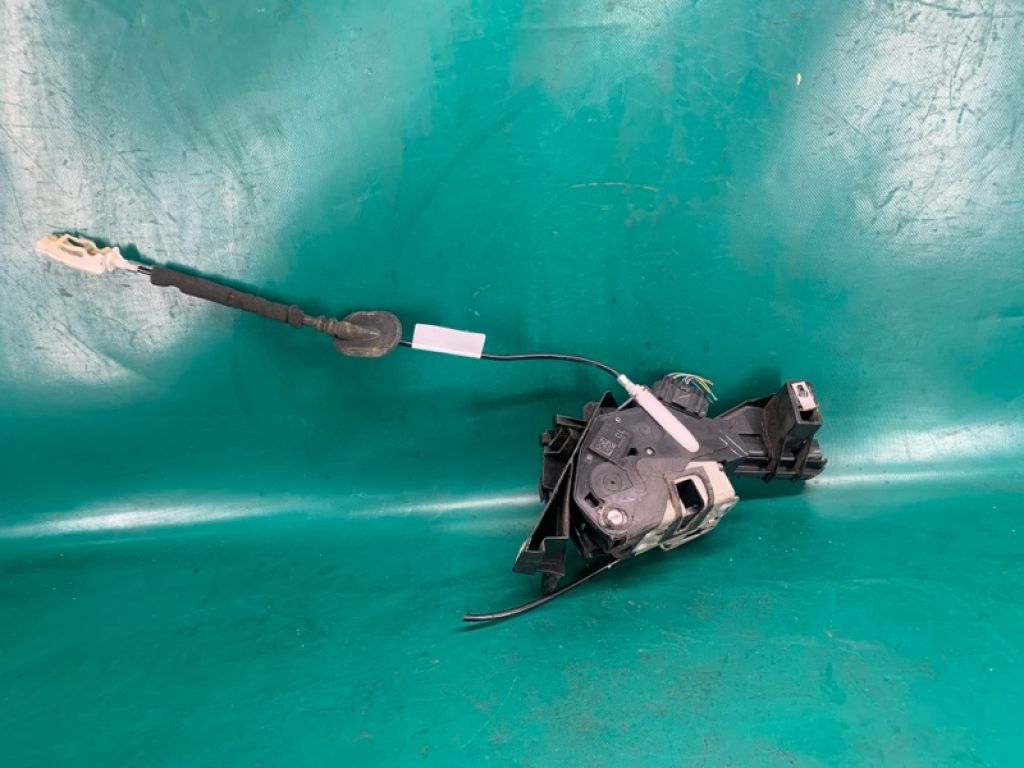 BE8Z-5426413-B | Замок двері задн. лів. FORD FUSION 14- - Фото 2