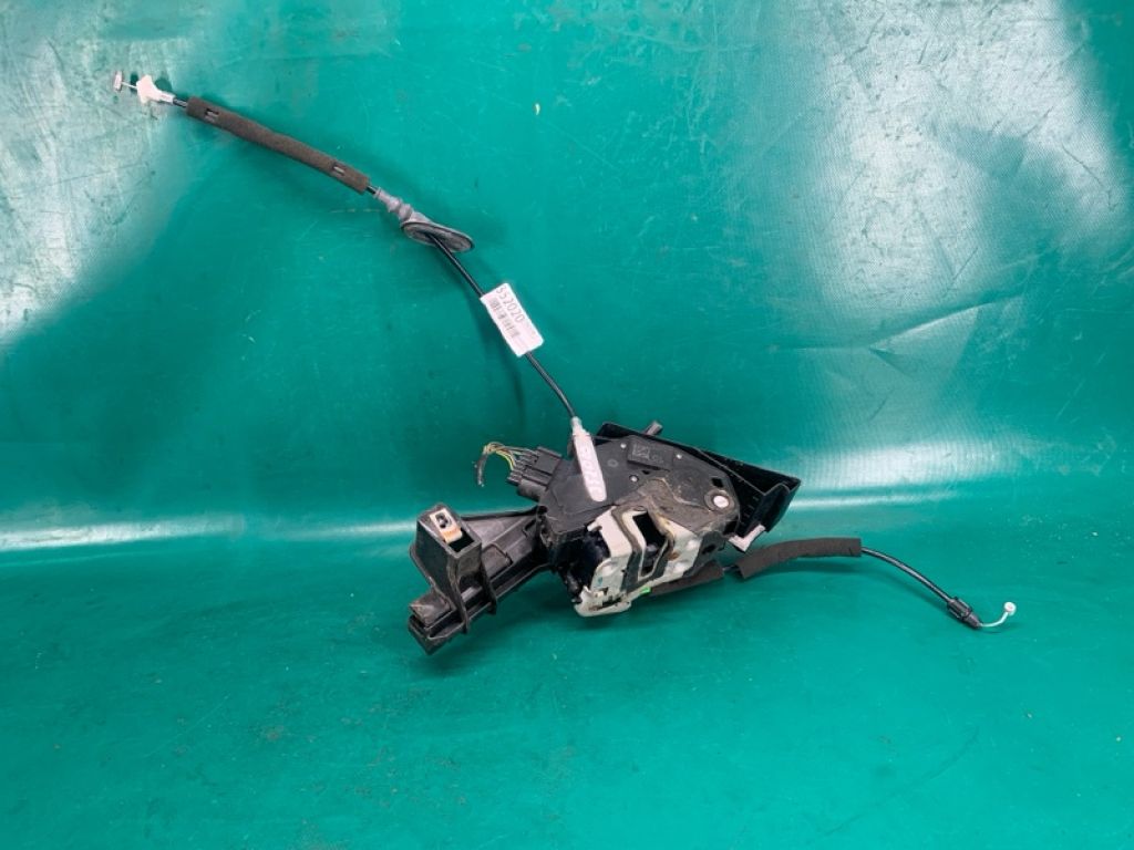 AE8Z-5426412-A | Замок двері задн. прав. FORD FUSION 14-