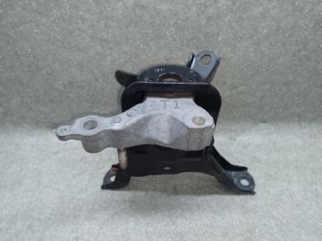 Подушка двигателя прав. TOYOTA PRIUS 16-