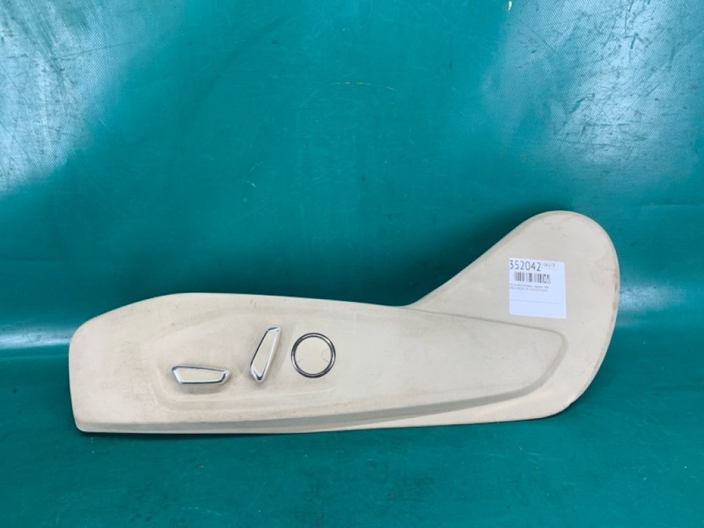 DG9Z-14A701-ABB | Кнопка регулювання сидіння лів. FORD FUSION 14-