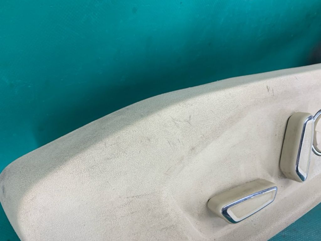 DG9Z-14A701-ABB | Кнопка регулювання сидіння лів. FORD FUSION 14- - Фото 3