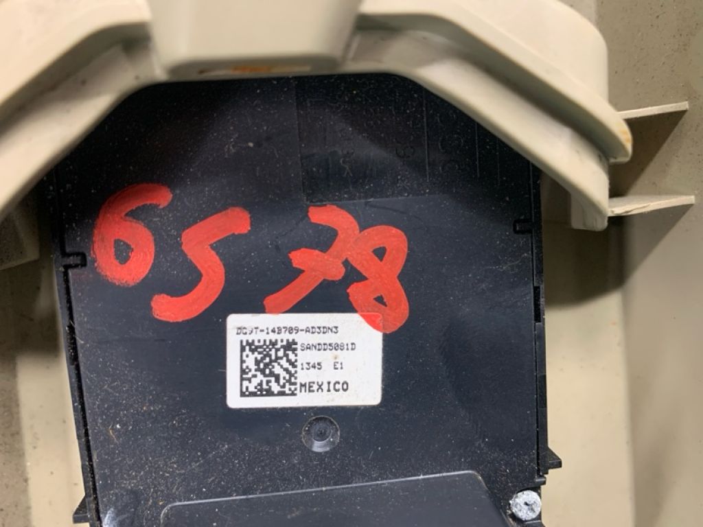 DG9Z-14A701-ABB | Кнопка регулювання сидіння лів. FORD FUSION 14- - Фото 12