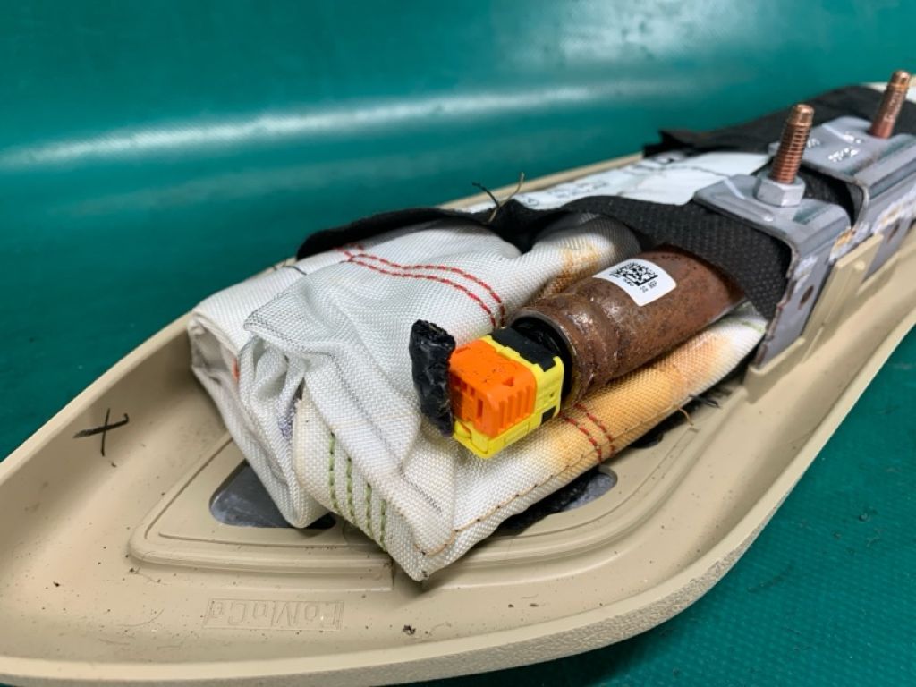 DG9Z-54611D10-AB | Подушка безпеки в сидінні прав. FORD FUSION 14- - Фото 3