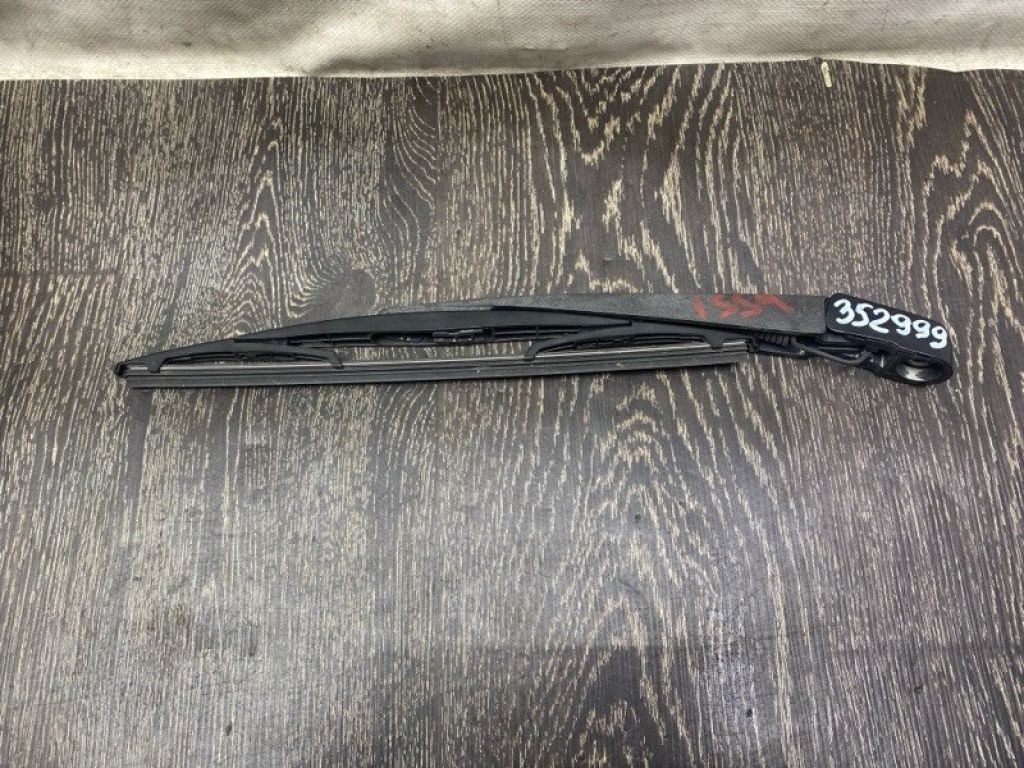 8253A029 | Поводок стеклоочистителя задний MITSUBISHI OUTLANDER XL 05-13