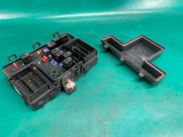 Блок запобіжників моторний відсік FORD FUSION 14-