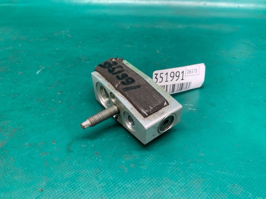 DG9Z-19849-B | Клапан кондиціонера FORD FUSION 14-