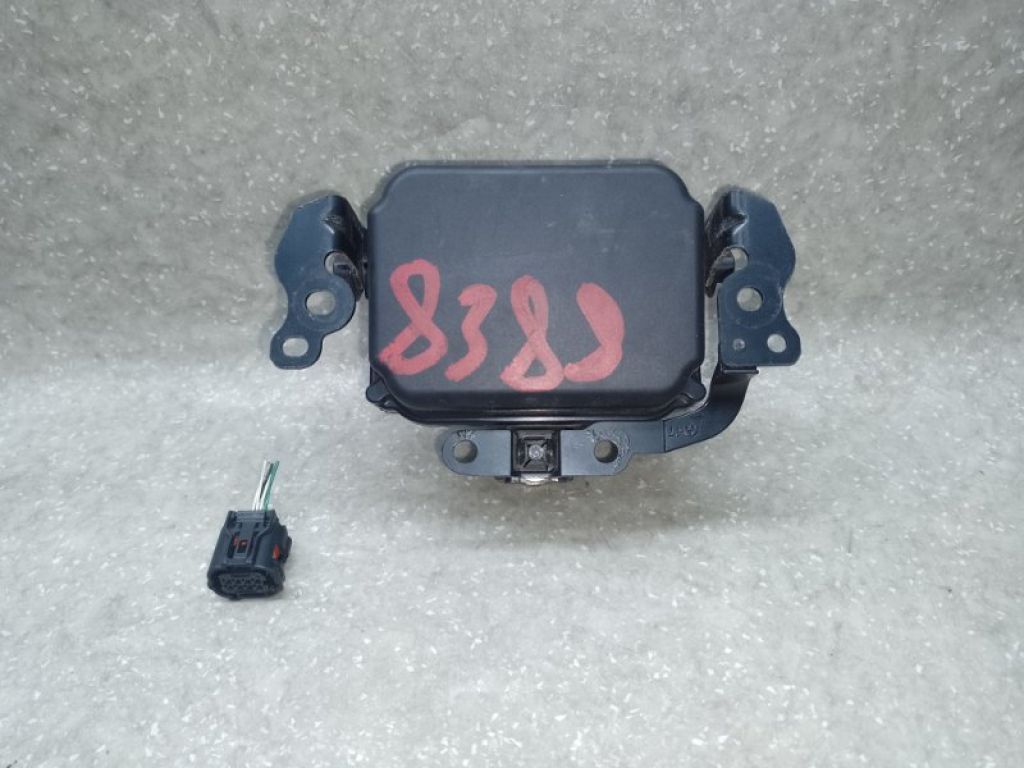 88210-47090 | Радарний датчик передн. TOYOTA PRIUS 16-