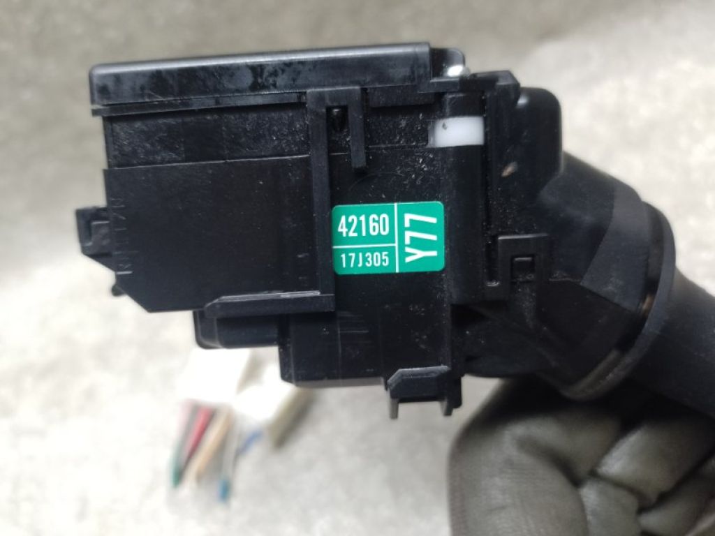 84652-42160 | Подрулевой переключатель прав. TOYOTA PRIUS 16- - Фото 4