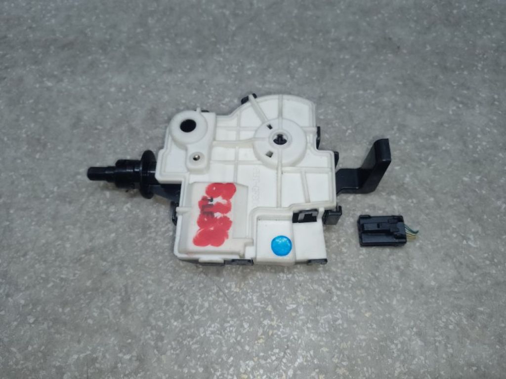 77030-47031 | Привод открывания лючка бензобака TOYOTA PRIUS 16-