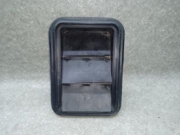 Клапан вентиляции салона задн. TOYOTA PRIUS 16-