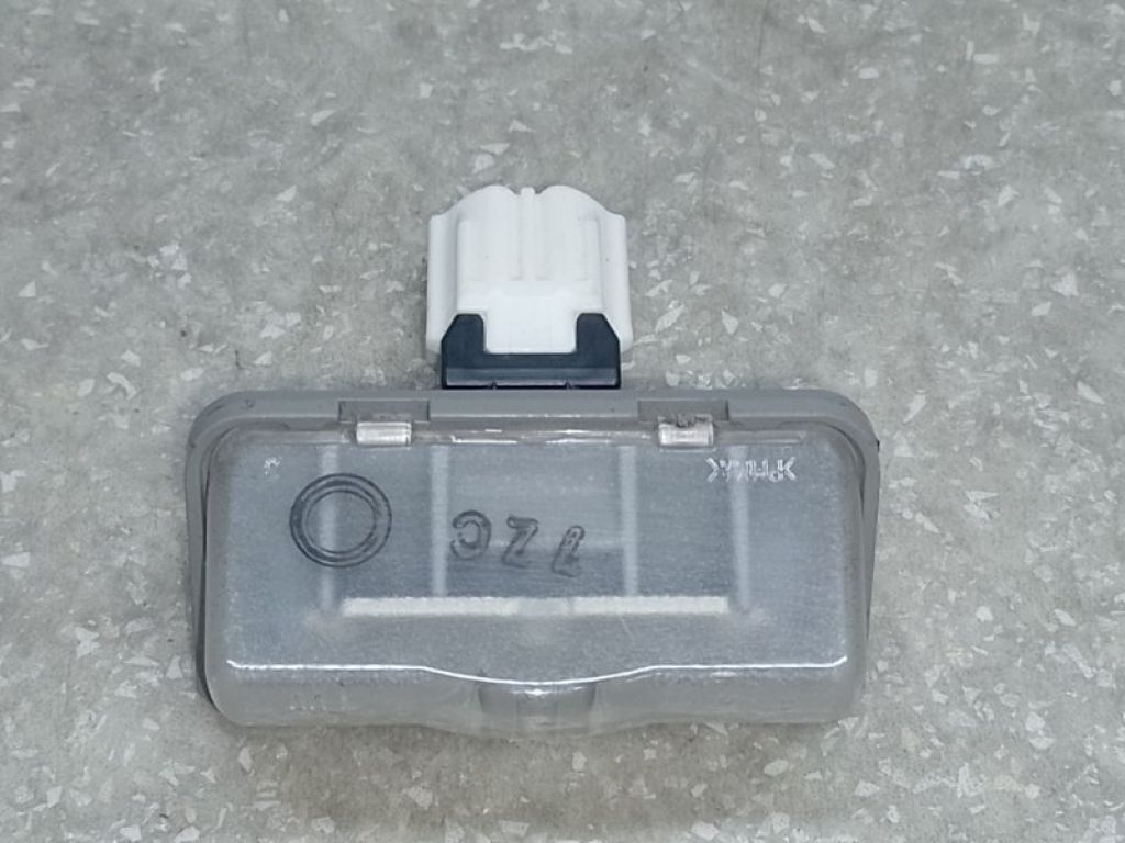 81270-33110 | Подсветка номера TOYOTA PRIUS 16- - Фото 2