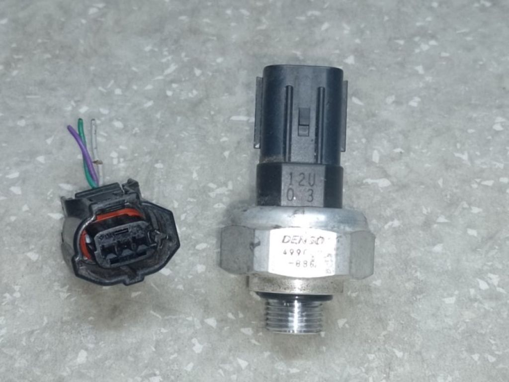 88719-47010 | Датчик давления кондиционера TOYOTA PRIUS 16-