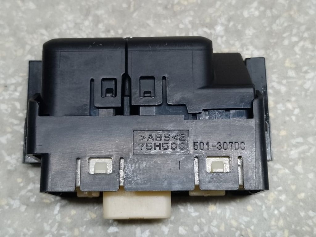 84010-47250 | Кнопка TOYOTA PRIUS 16- - Фото 3