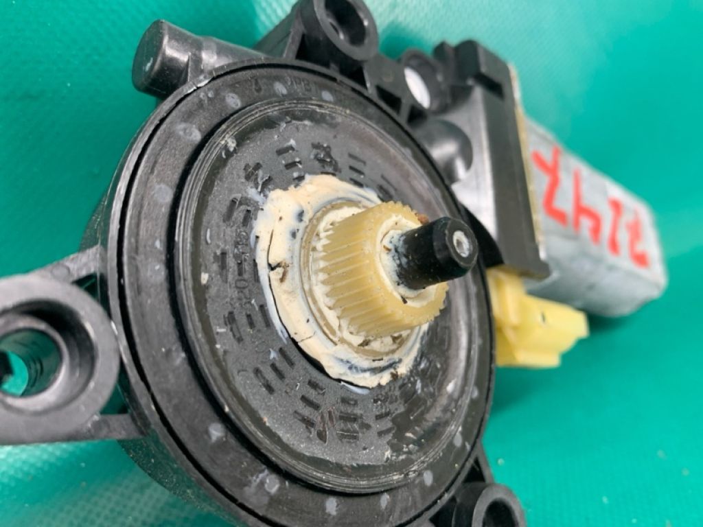 83460-3S001 | Моторчик склопідйомника задн. прав. HYUNDAI SONATA YF 10-14 - Фото 3