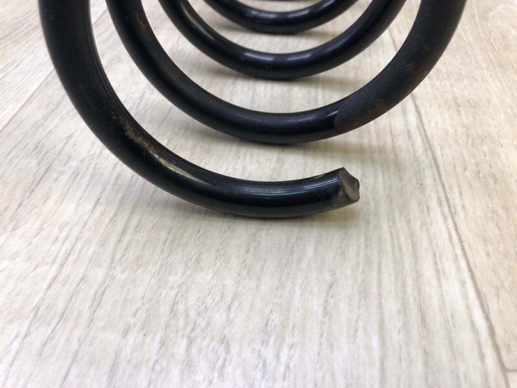 BV6Z-5560-C | Пружина задньої підвіски лів. FORD FOCUS 10-18 - Фото 3