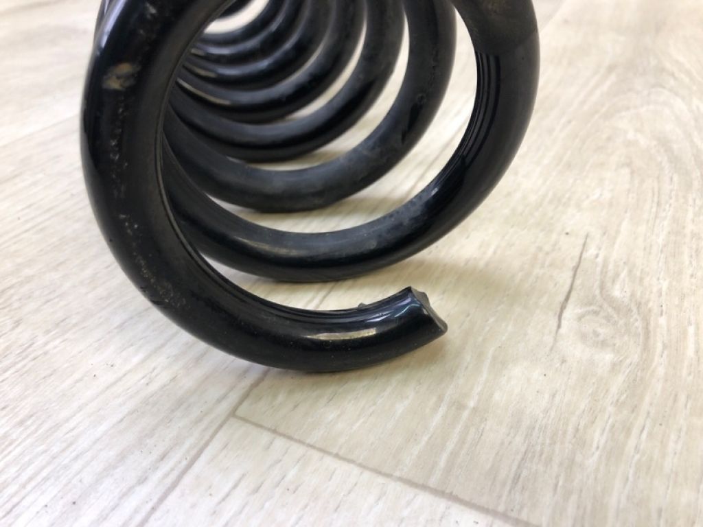 A 205 324 25 04 | Пружина задней подвески MERCEDES C-CLASS A205 16-21 - Фото 5