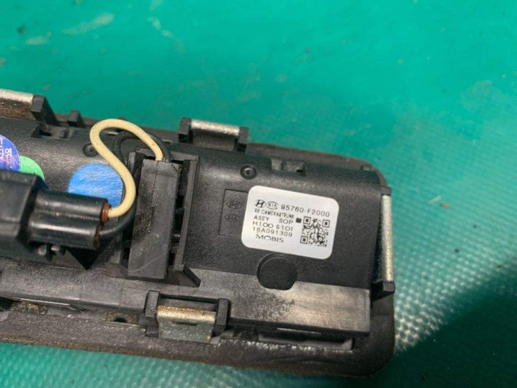 95750-F21004X | Кнопка відкриття багажника зовнішня HYUNDAI ELANTRA AD 16- - Фото 3