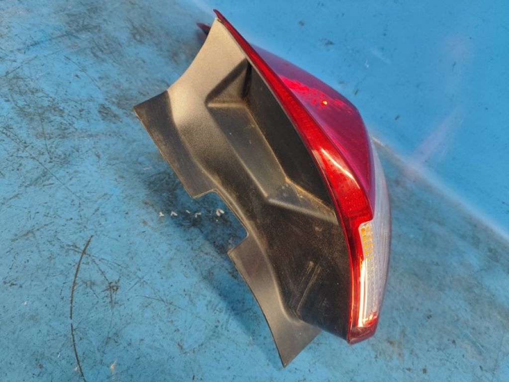 DM5Z-13404-C | Фонарь наружный прав. FORD FOCUS 10-18 - Фото 7