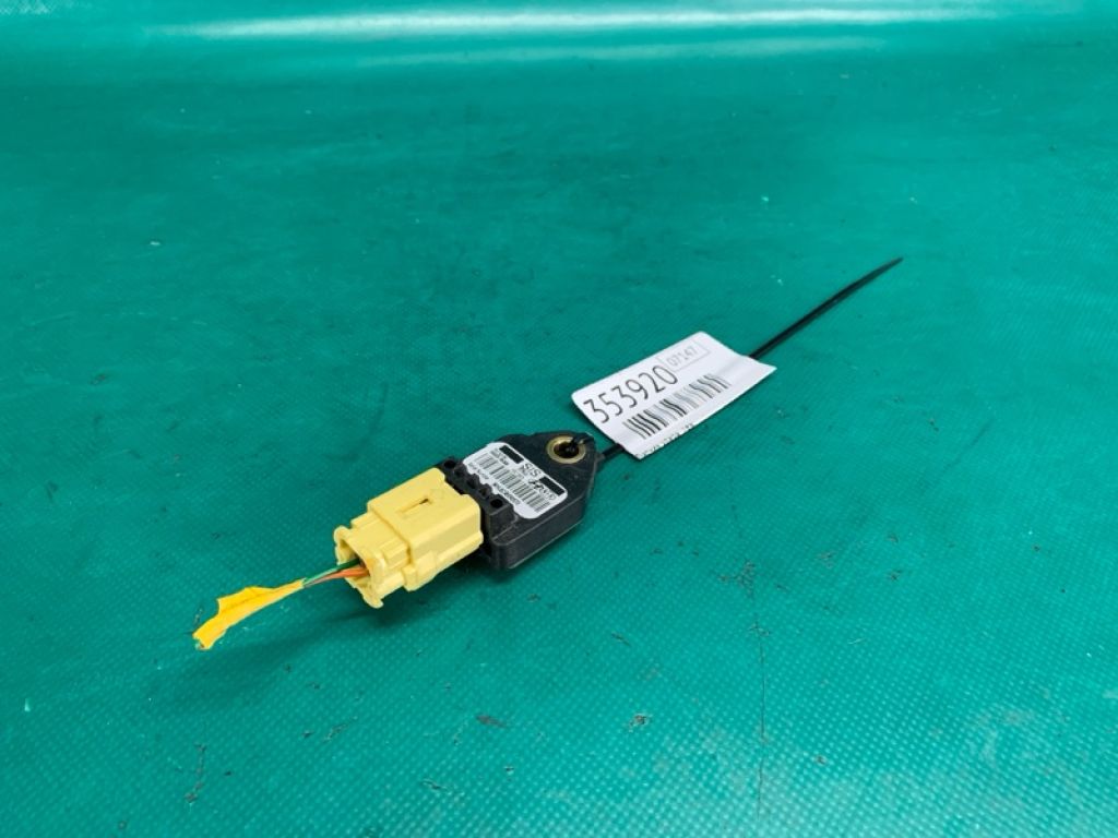 95920-3K000 | Датчик удара лев. HYUNDAI SONATA YF 10-14
