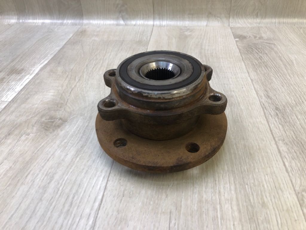 5K0 498 621 | Маточина колеса передн. прав. VOLKSWAGEN JETTA USA 10-17