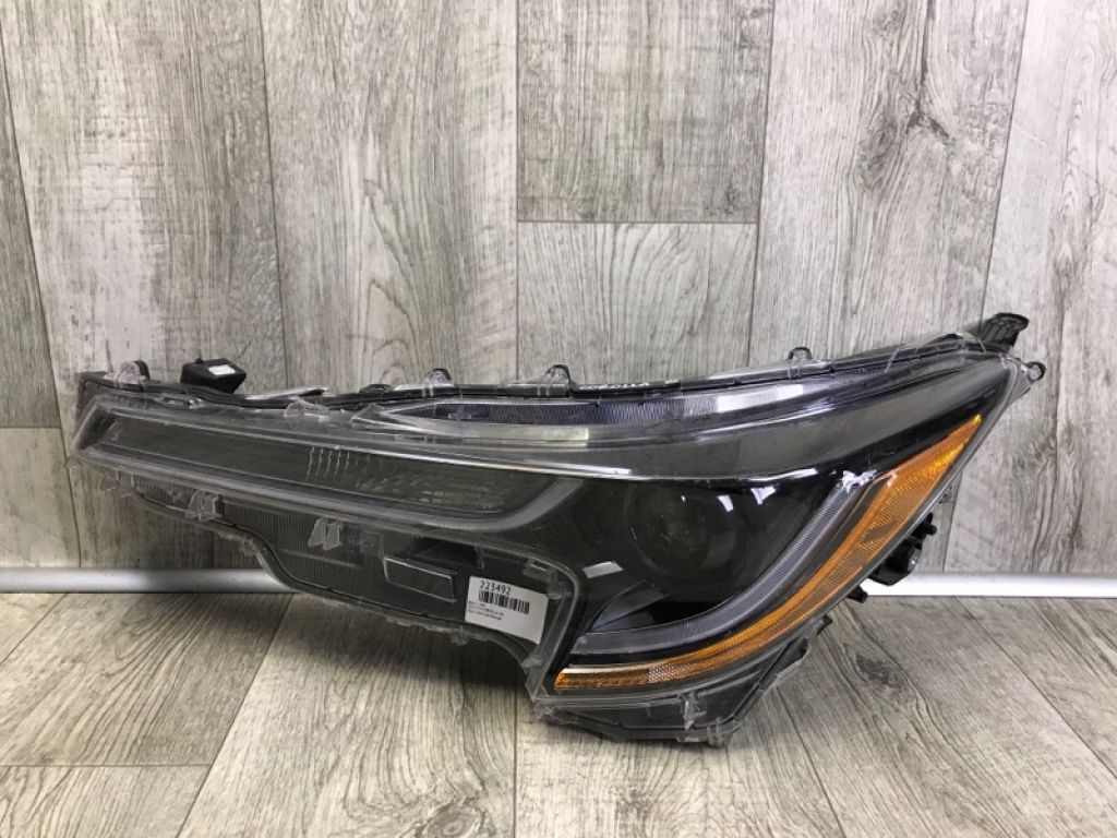 81070-12K90 | Фара лев. TOYOTA COROLLA 18-