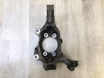 Кулак поворотний передн. прав. NISSAN PATHFINDER R52 12-21