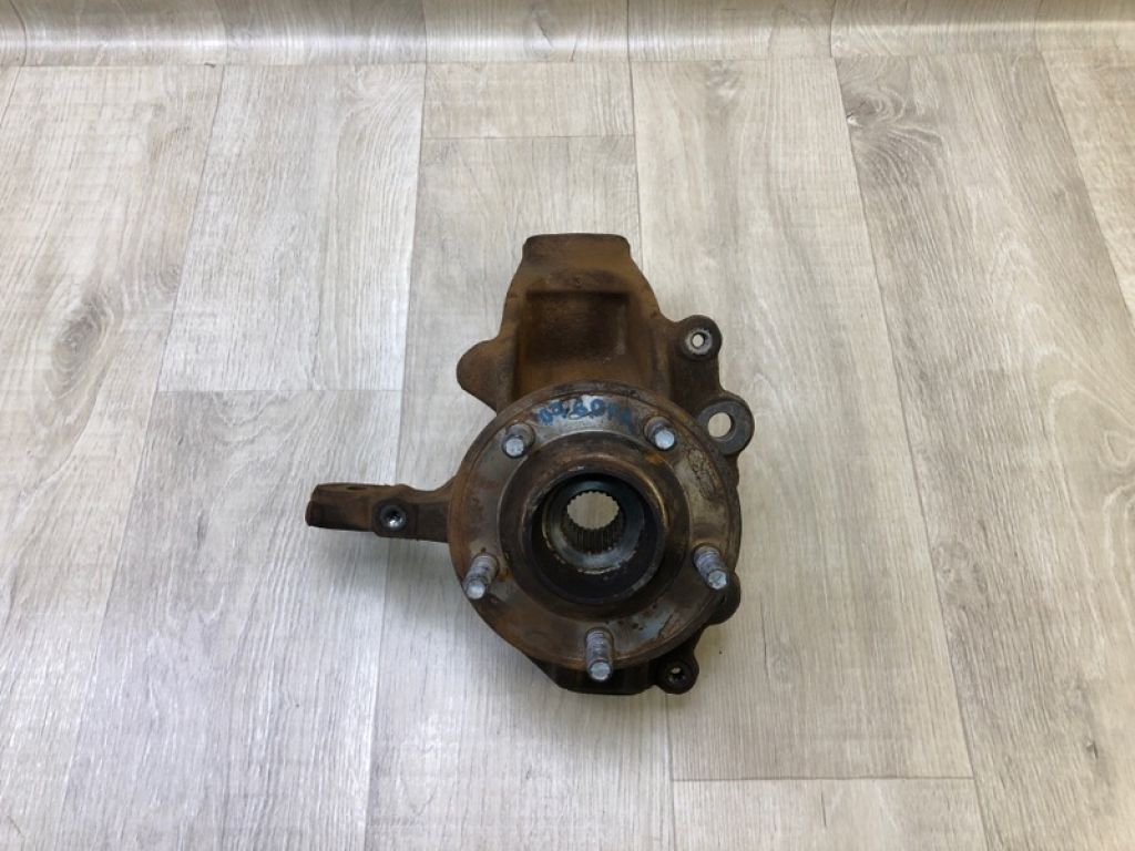 BV6Z-3K185-D | Кулак поворотний передн. прав. FORD FOCUS 10-18 - Фото 2