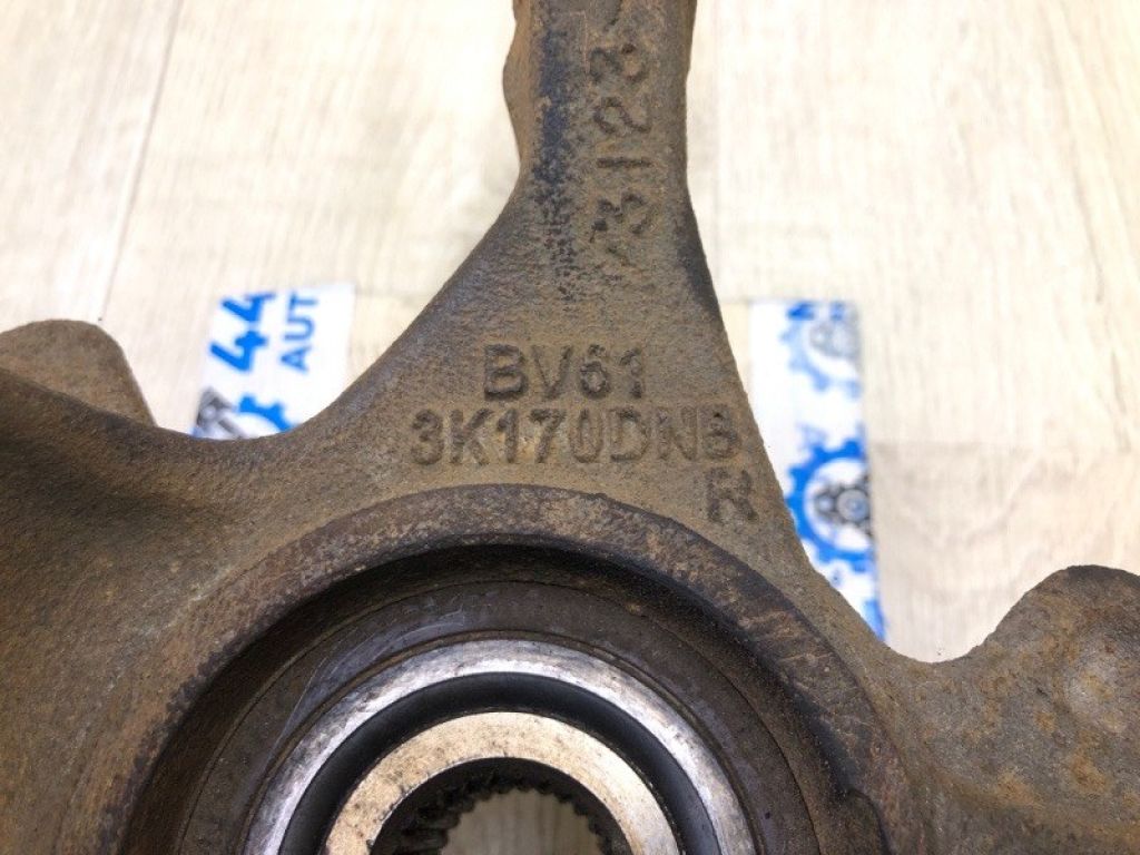 BV6Z-3K185-D | Кулак поворотний передн. прав. FORD FOCUS 10-18 - Фото 9