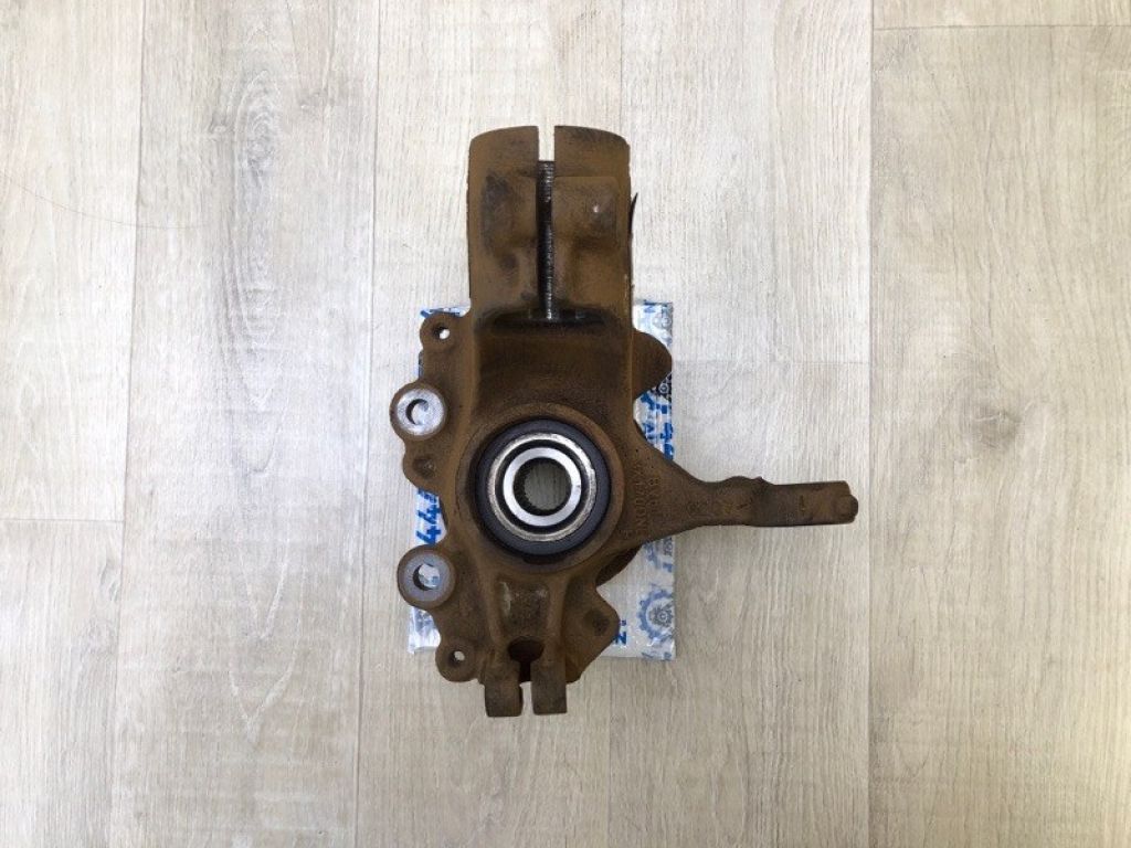 BV6Z-3K185-D | Кулак поворотный передн. прав. FORD FOCUS 10-18