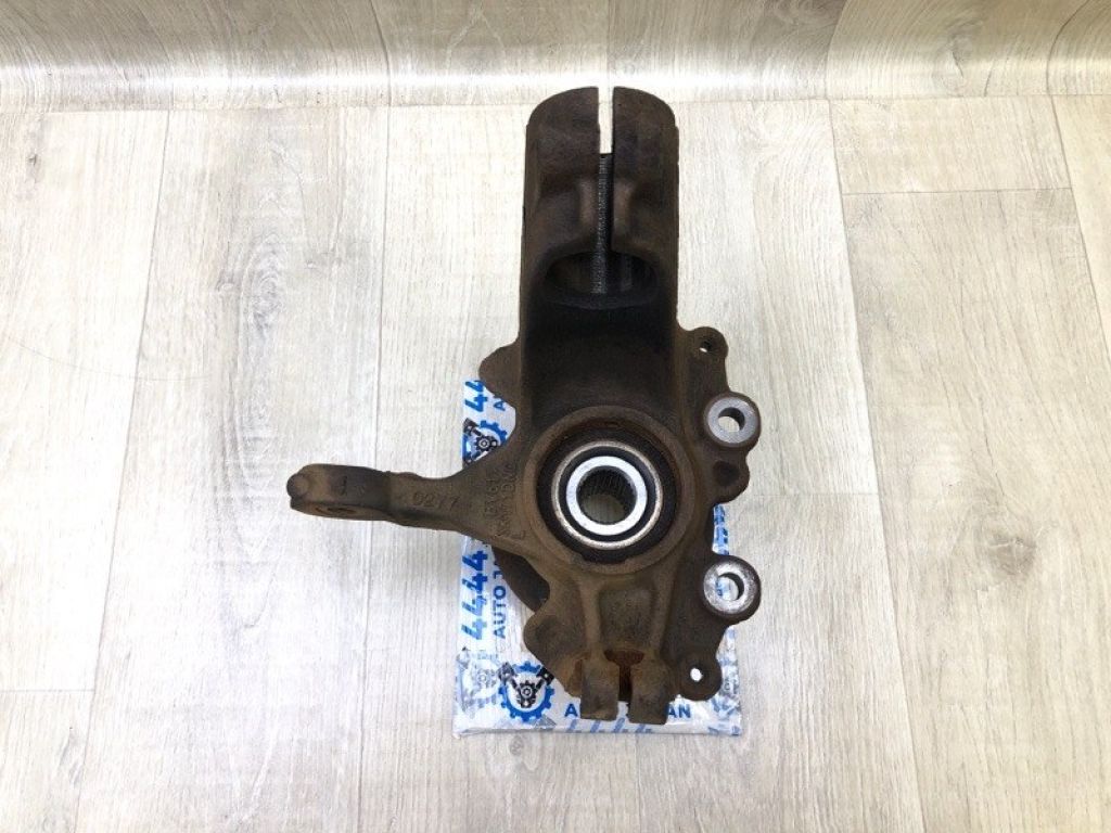 BV6Z-3K186-D | Кулак поворотний передн. лів. FORD FOCUS 10-18