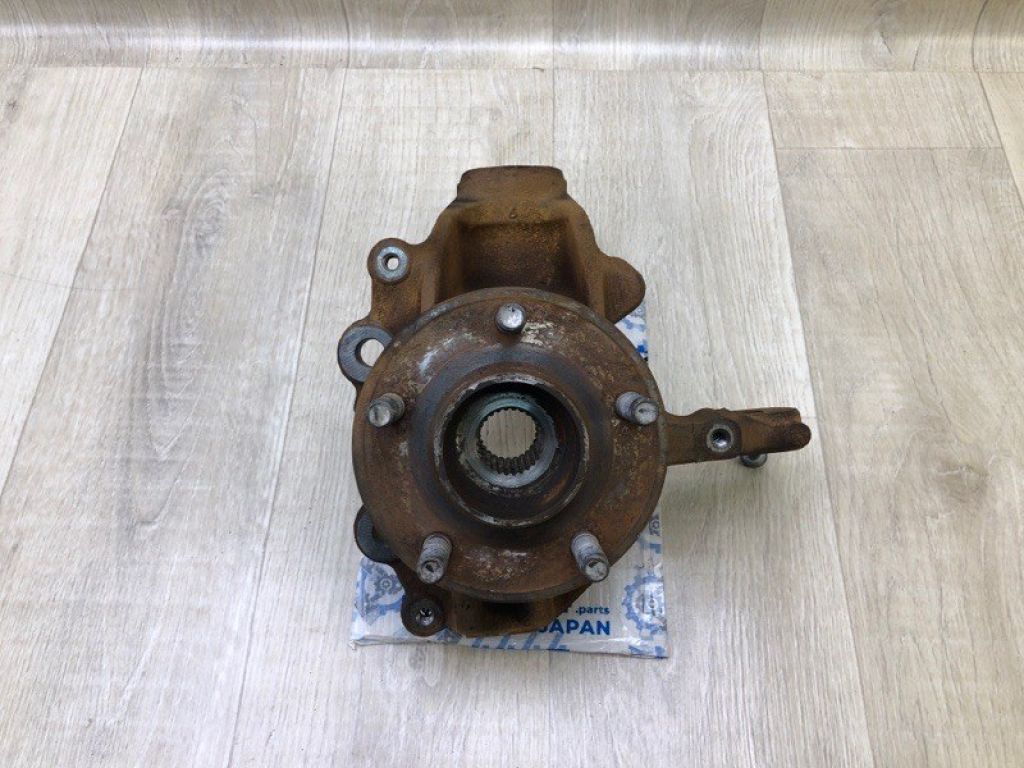 BV6Z-3K186-D | Кулак поворотний передн. лів. FORD FOCUS 10-18 - Фото 2