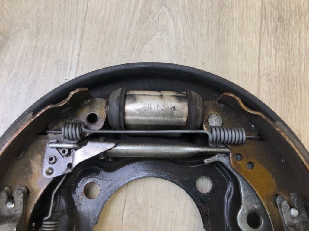 CP9Z-2212-A | Тормозной механизм задн. лев. FORD FOCUS 10-18 - Фото 3