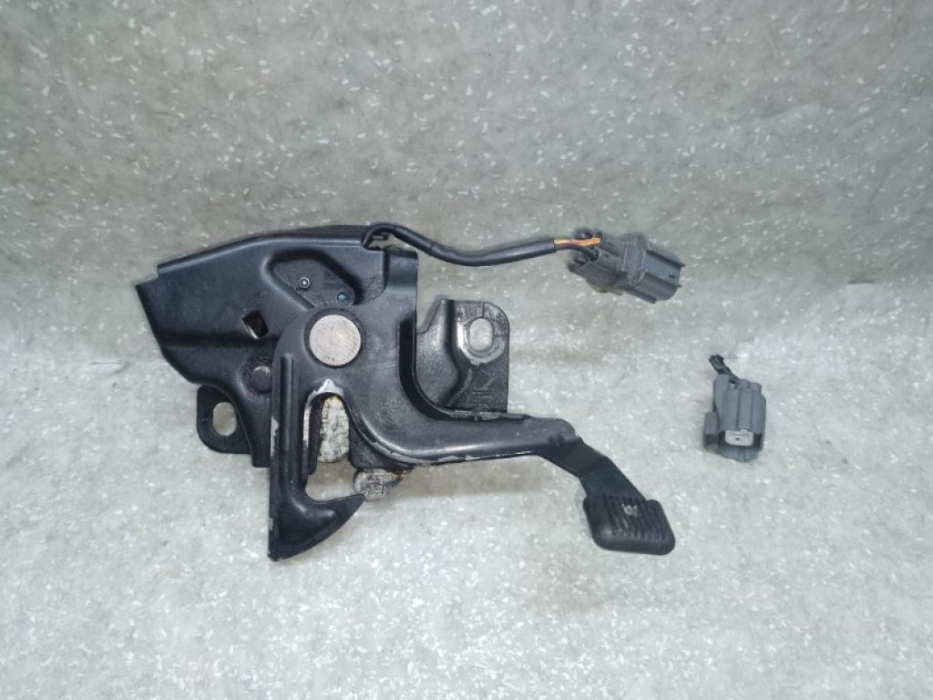 74120-SEA-506 | Замок капоту ACURA TSX 04-08