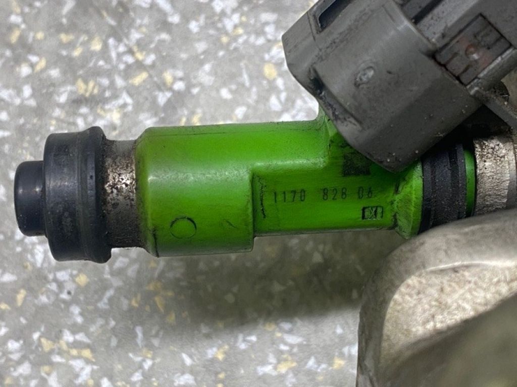 16611AA740 | Форсунка паливна SUBARU TRIBECA B10 07-13 - Фото 16