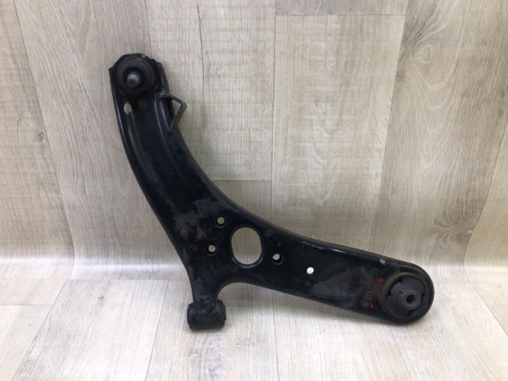 545011R000 | Важіль передньої підвіски нижній прав. HYUNDAI ACCENT RB 10-