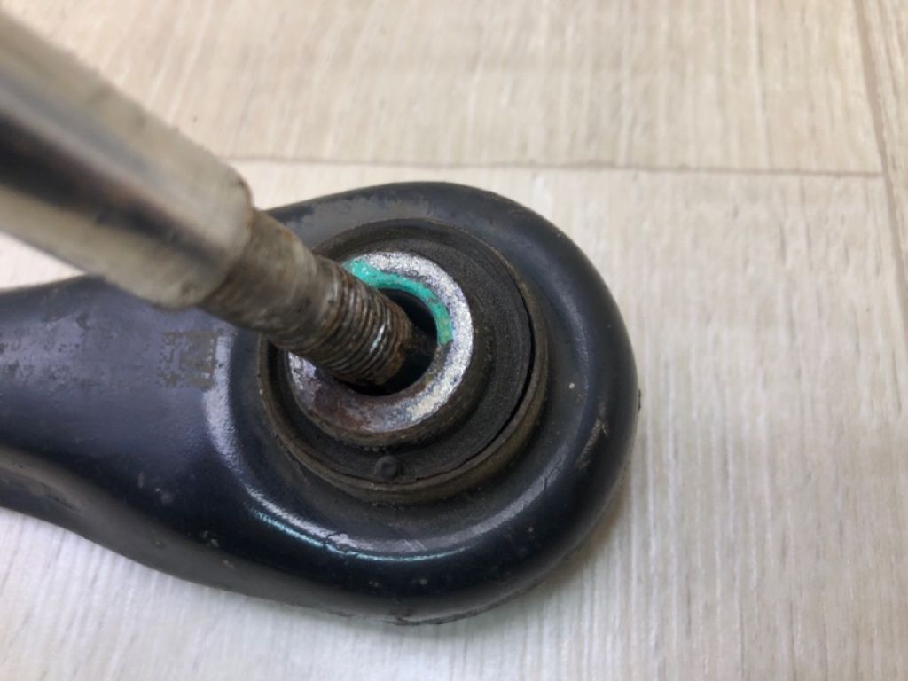 BV6Z-5500-D | Рычаг задней подвески поперечный нижний прав. FORD FOCUS 10-18 - Фото 5