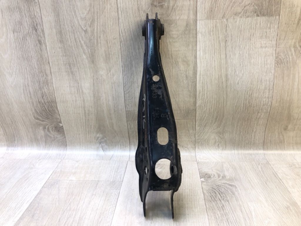 551A03JA0A | Важіль задньої підвіски нижній поперечний прав. NISSAN PATHFINDER R52 12-21